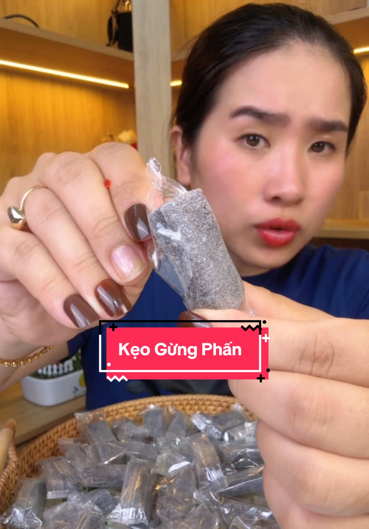 Có một loại kẹo tuổi thơ mà nói ra bạn bè tui không ai biết hết á mấy bà #bepcuagiao #LearnOnTikTok #viral #mukbang #anvat #anvattuoitho #keogungphan 