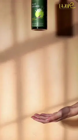 Mái tóc đẹp không chỉ dừng lại ở việc sử dụng dầu gội mà còn kết hợp với dầu xả để mái tóc trở nên hoàn hảo hơn từ combo xả gội nhà La Joie #lajoie #daugoithuanchay #daugoilajoie #reviewlamdep #ucgcreator #ucg #viral #fyp 