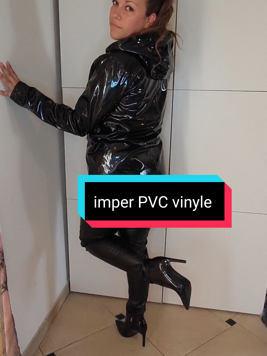 trench coat PVC imperméable vinyl cuir leder leather woman girl