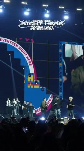 Holiday 🏝️🥥 #SEVENTEEN #세븐틴 #SVT_RIGHT_HERE_WORLDTOUR #SVT_RIGHT_HERE_IN_ROSEMONT