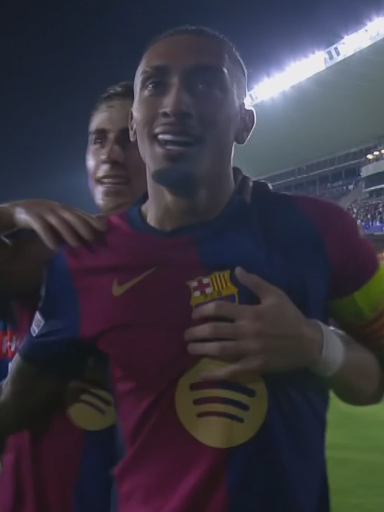 Rapha is on fire! ❤️‍🔥 #fcbarcelona #barçaontiktok #raphinha #barcelona #championsleague #deportesentiktok #sports #barçabayern