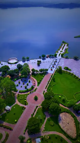 Guess this most beautiful park of Islamabad?❤️‍🩹🌸🥀#islamabad #naturalbeauty #foryoupage #islamabadian #plzviralvideo #greenpakistan⚘🇵🇰⚘ #standwithkashmir 