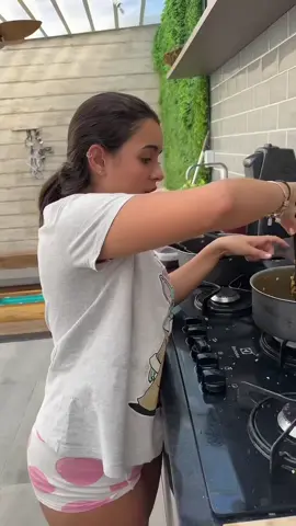 Queimei a minha mão #gio #giorodrigues #giorodriguez #maefilha