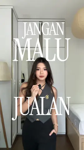 COMMENT “SIAP KAPTEN” kalo *beneran* mau commit 🫵🏻😌 #EvaClassroom 👩🏻‍🏫 —  Guys… Raffi Ahmad & Nagita Slavina aja masih live di TT jualan 🐸 Penyesalan “pernah ga maksimal” itu ga enak banget. Ini masa depan kamu sendiri loh. Kalo bukan kamu yang perjuangin, siapa yang bakal perjuangin? 🤷🏻‍♀️  STOP MALU JUALAN! GAPAPA KELIATAN SUSAH. Namanya juga hidup, butuh duittt 🙂👋🏻