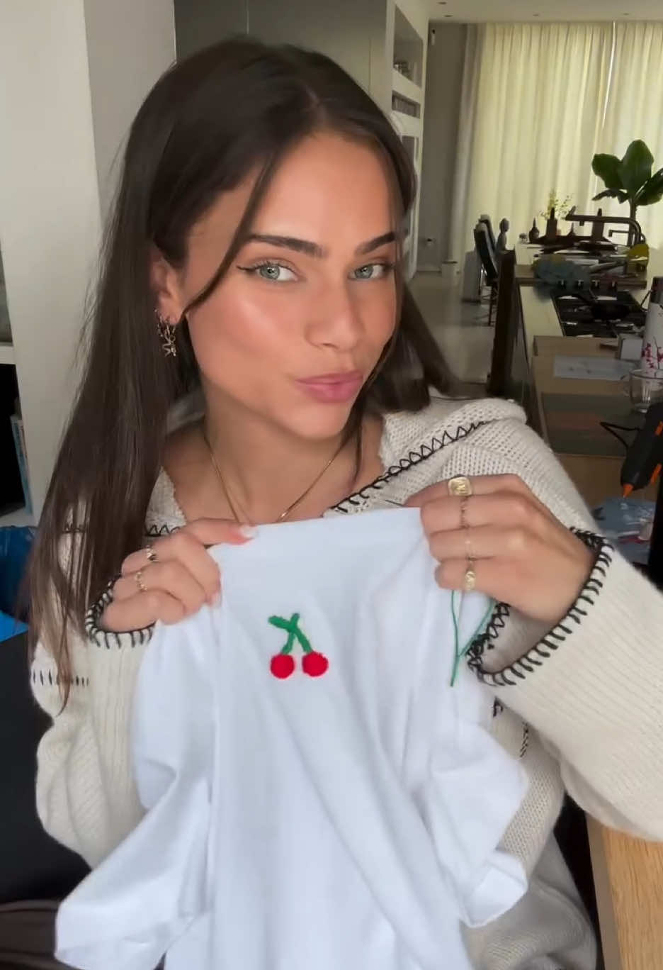 DIY cherry too!🍒😍 Tag a friend✨ @evavtimmeren #DIY #fashion 