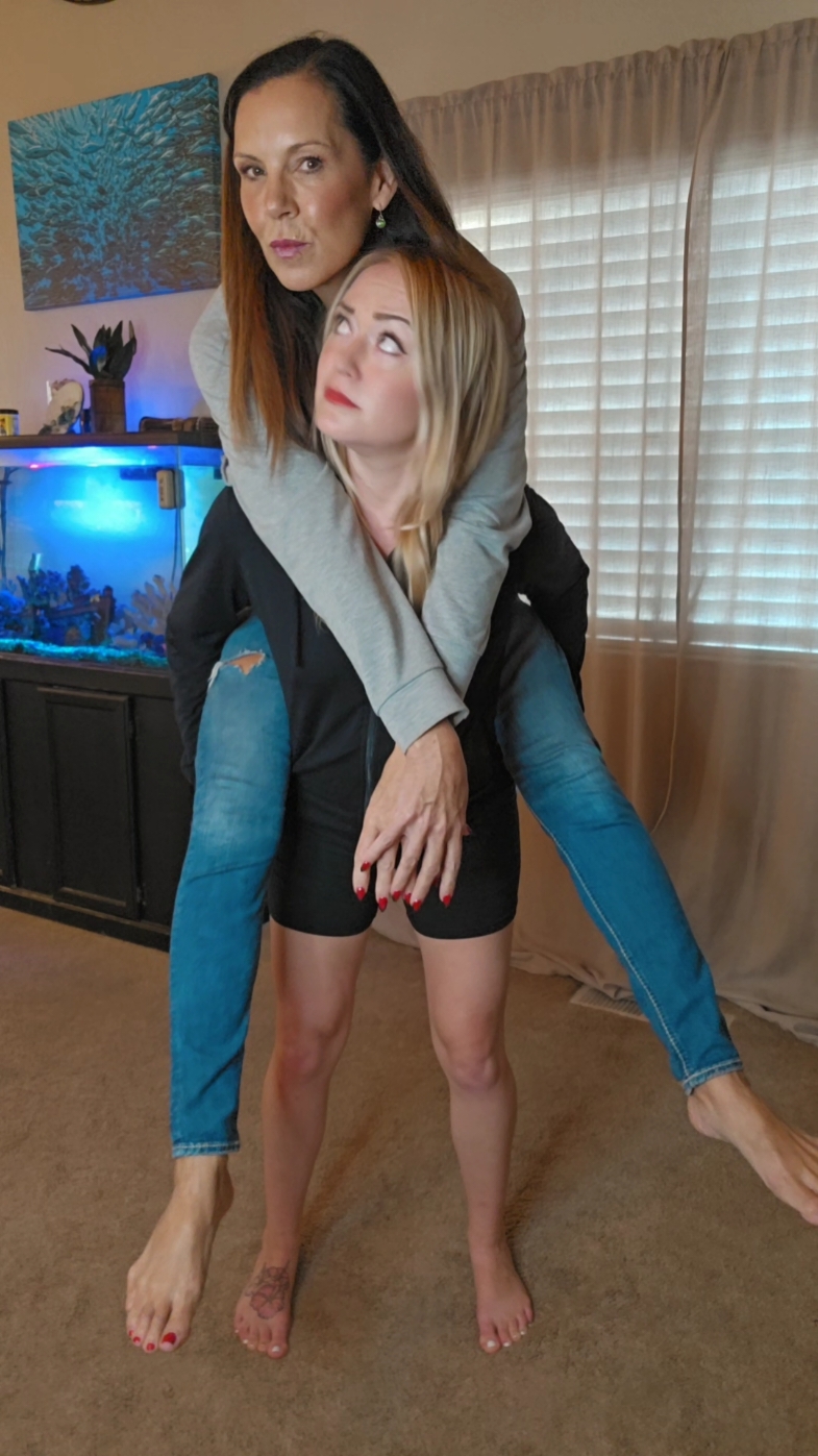 #hug #friends #better  @Nikki 