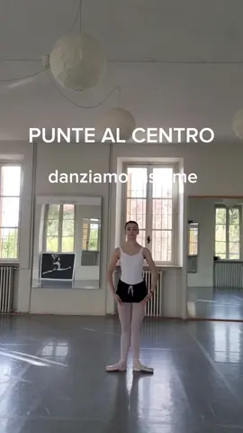 RISCALDAMENTO IN PUNTA AL CENTRO #danza #dance #danse #dança #danca #tanz #ballare #ballerina #ballerinasoftiktok #dancing_time #dancingchallenge #ballet #balletdancer #balletclass #balletto #danzasti #ilariasquassino #danzaclassica #danceworld #reeldance 