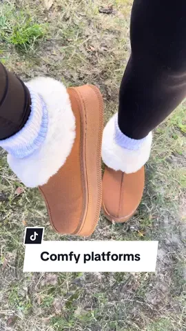 So cozy! #shoes #musthave #platform #shoeoftheday #platform #platformshoe 