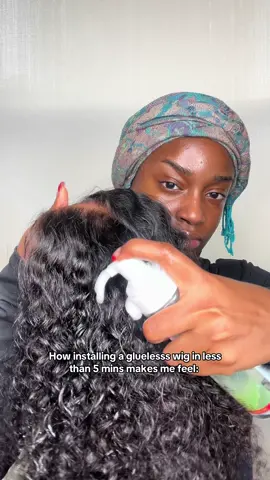I love me a wig that can be installed in less than 5 mins 🥰 @ISEEHAIR ate with this one  1)      Pre-bleached Single Tiny Knots 2)      Pre-plucked Natural Hairline 3)      Upgraded anti-slip Elastic Band 4)      Ear-Shaped Unique “C” Design 5)      Tiny Knots-Single Grid Single Strand 6)      Snug Hairline Fit-Fitted Glueless Wig #iseehair #gluelesswig wig influencer 