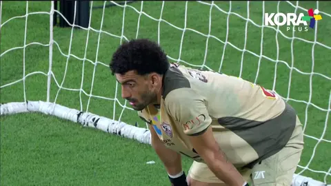 الشناوي وعواد يتصديات لركلتين متتاليتين 🧤