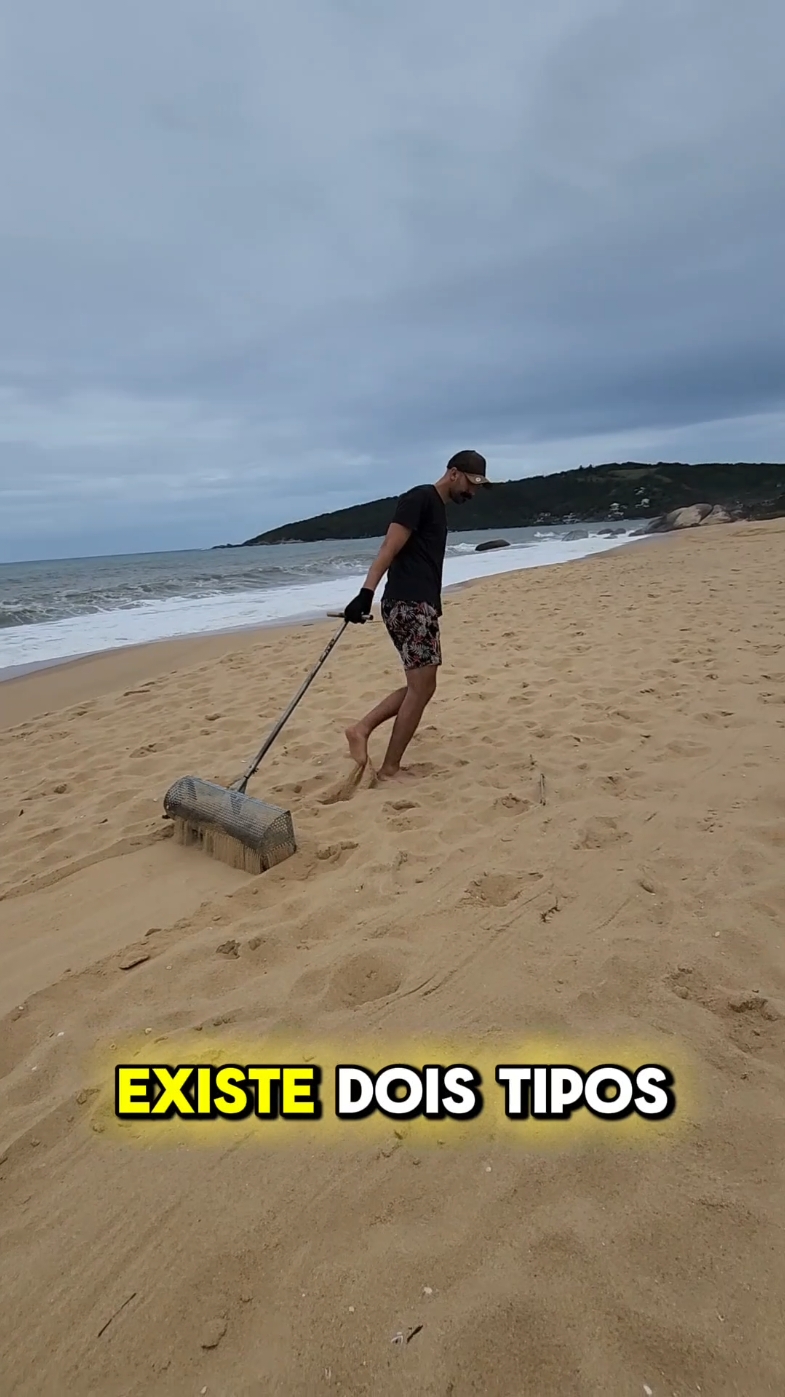 fatos reais Olha oque esse Homem achou peneirando areia #ecopeneira #praia #tesourosencontrados #tesourosperdidos 