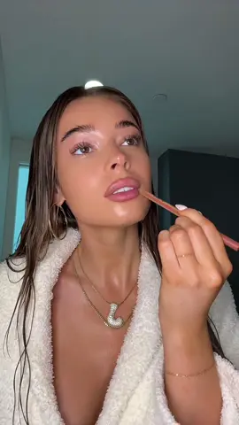 i love being a girl 🧈