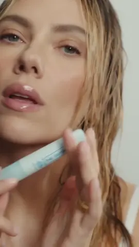 The prettiest person #scarlettjohansson #theoutset #lipoasis 