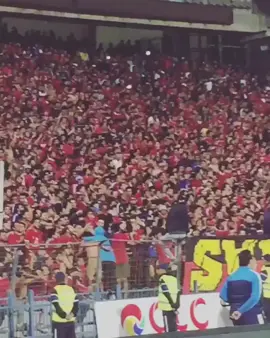 عايزين نشجع زمالك 👂🏻👂🏻  طب ك*** نادي الزمالك هيه هيييه  #old_school_ua07 #ua07 #اولتراس_اهلاوي #ultras_ahlawy 