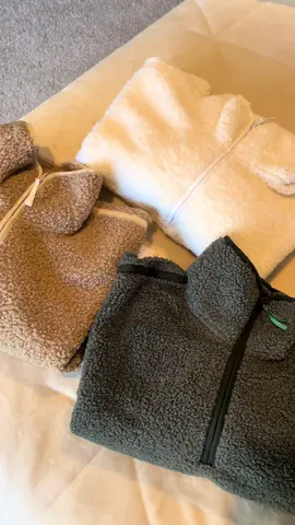 I couldn’t pick just one color🤭 These are PERFECT for fall🍂 @Old Navy Official              #oldnavy #oldnavystyle #oldnavyhaul #oldnavyfinds #sherpa #fleece #fall #falloutfits #tryonhaul 