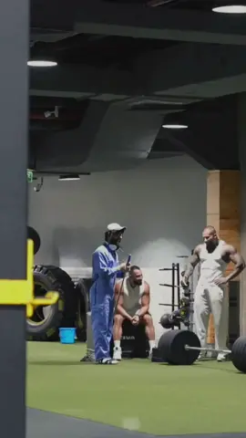 They Are mocking me #anatoly #gym #gymprank #powerlifting #prank #fyp #power #tik 