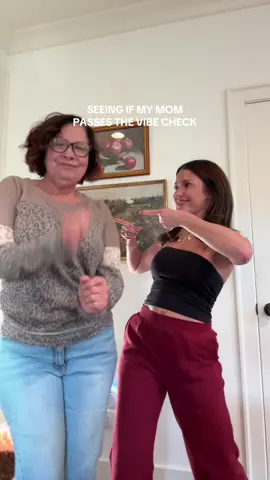 Cheryls hips dont lie🤫✨I love herrrr #momoffour #motherhood #MomsofTikTok #motherdaughter 