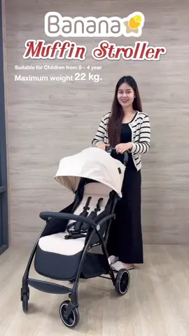 🍌Banana Muffin Stroller 🍌 เหมาะสำหรับเด็กแรกเกิด - ประมาณ 4 ขวบ (รับน้ำหนักได้ 22 kg)  รถเข็นเด็กดีไซน์สวย โครงสร้างอลูมิเนียม น้ำหนักเบา ออกแบบมาเพื่อมอบความสบายสูงสุดให้กับลูกน้อย พนักพิงขนาดยาวเป็นพิเศษ จะนั่งหรือนอนก็สบายตลอดการเดินทาง รับประกันโครงสร้าง 2 ปี (ไม่รวมชิ้นส่วนที่มีการสึกหรอหรือเสื่อมสภาพจากการใช้งาน) #glowystar  #Banana #stroller #รถเข็นเด็ก #รถเข็นเด็กโกลวี่ #รถเข็นเด็กพับเล็ก #พาลูกเที่ยว