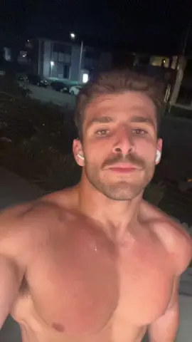 Lil night run to loosen the muscles up. Pretty quick 3 miles. Grind dont stop. Special guest appearance by @destiny  #Running #hybrid #twins #gymtwins #savage #mustache #hybridathlete #lift #run #cardio #runningtwins #Hybridtwins #Goggins 