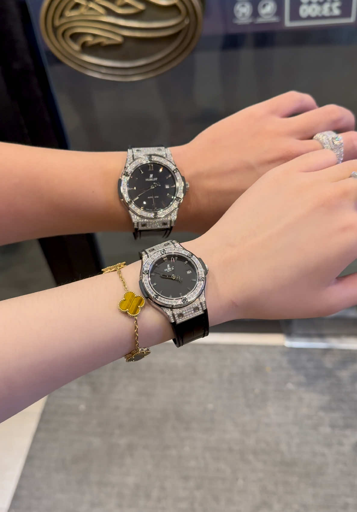 Dành cho các cặpp đôi đang yêu nhau lên tay tone da mixx đồ sang chảnh đẹp lắm lun😍#xuhuongtiktok #donghodep #fyp #luxurywatch 