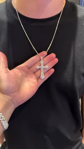 Em trai ủng hộ combo dây chuyền + mặt thánh giá hót nhất 💎 Ae thấy đẹp không ạ #trangsuc #hoanggiawatch⌚️ #vangtrang #combodia 