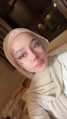 lebih ke fox makeup, tp gpp stay RaWwwRrr