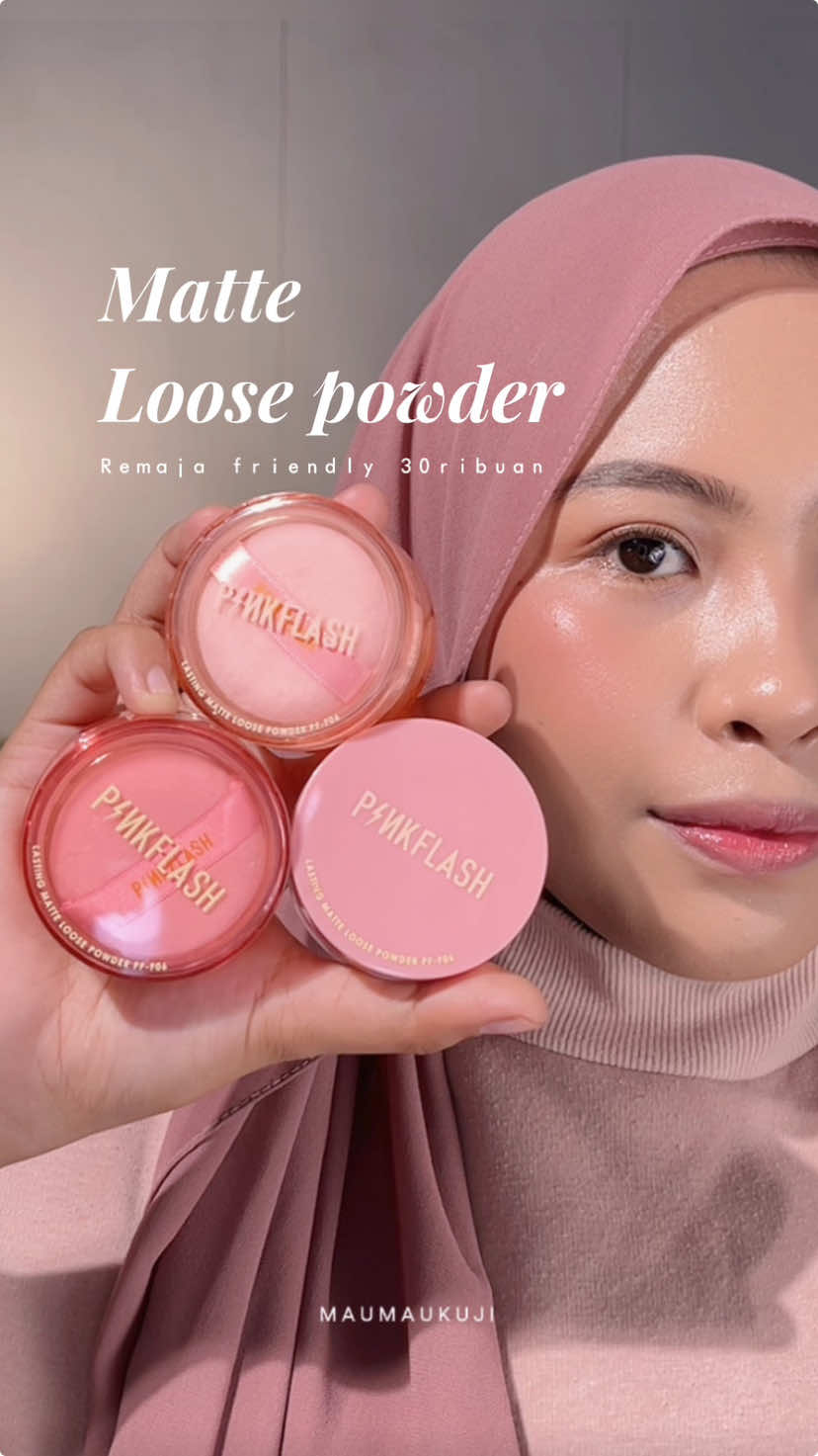 Anak sekolahan wajib punya biar mukanya gak kayak kilang minyak + kusem🫵🏻😆 #loosepowder #makeup  @PinkFlash Indonesia 