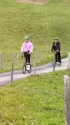 Luôn có Anh ở đằng sau Emmm🌹💙💚#thuyngan #lehuynhthuyngan #vocanh 