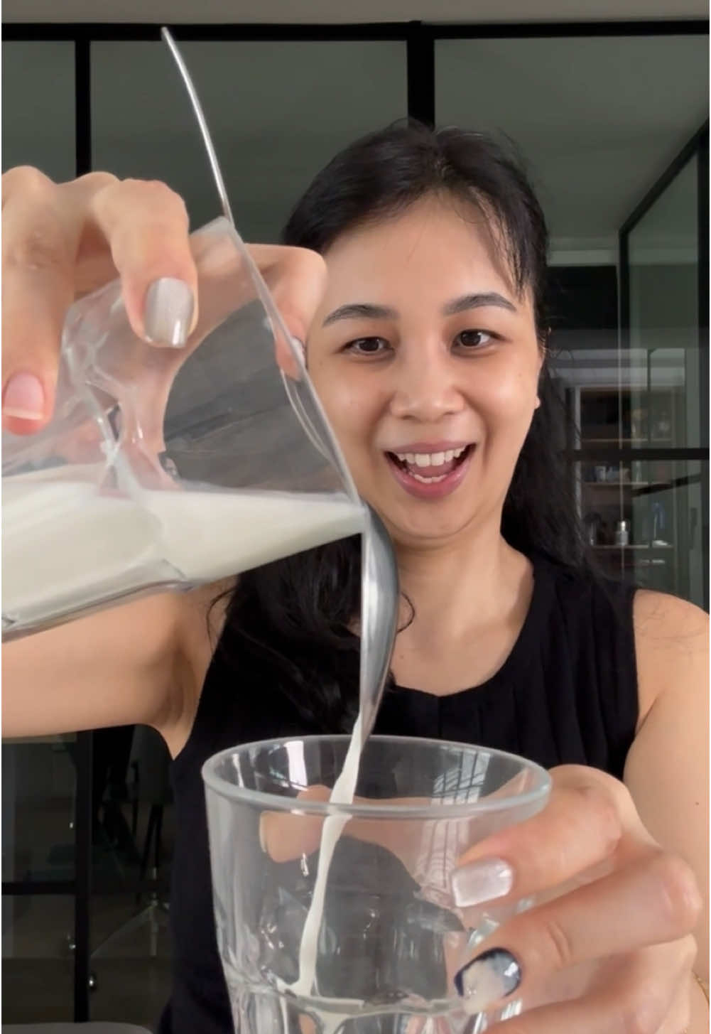 Tried this kitchen hack from @TipCentric  Pour water through a spoon to avoid spills... Did it work? Or was it a watery mess? 💧😂 Drop a comment if you've tried it or if you're brave enough to give it a go! #KitchenHacks #NoSpillsOrMess #TestedTips