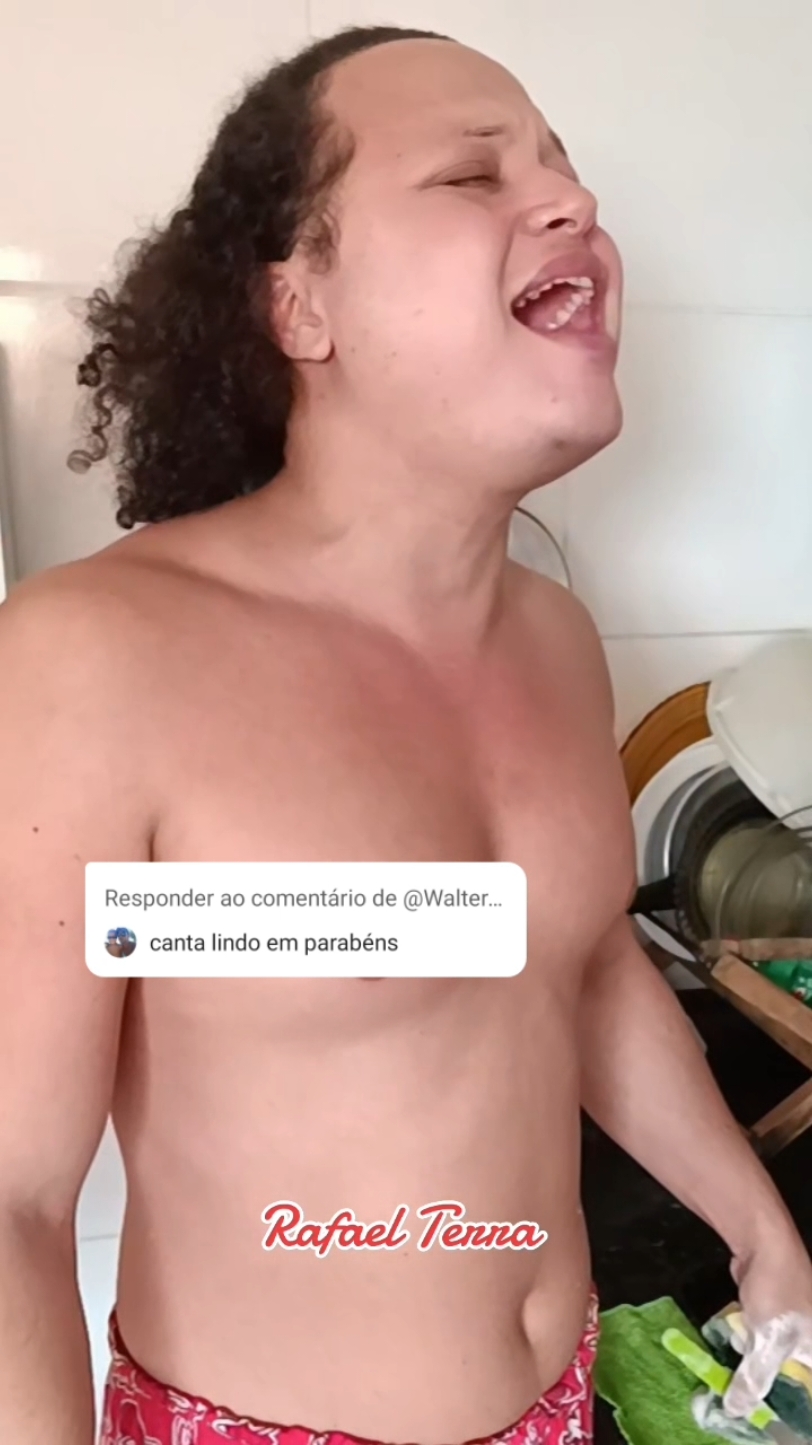 Oi terras, me sigam no Instagram... #Deus #louvor #musica #cover #faxinandoacasa #casa #sonho #talento #gospel #cantor 