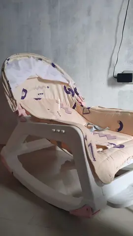 Gamit na gamit ni baby dahil pwede sa newborn hanggang mag toddler sya.  #babyrockernewborn #babyrocker #babyrockerswing #babyrockerforbaby #5in1rockingchair 