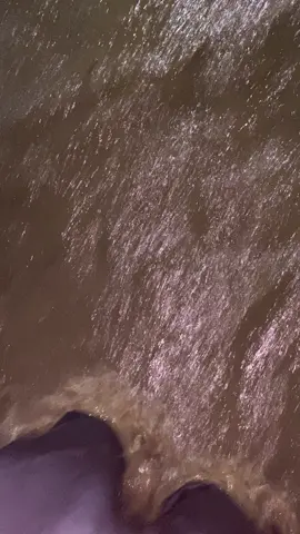 ngayon lang ako nakaexperience lumusong sa baha. 🥲 umabot pa ng hanggang leeg yung baha during the night. praise God for keeping us safe. praying for everyone na affected ng bagyo. 🙏