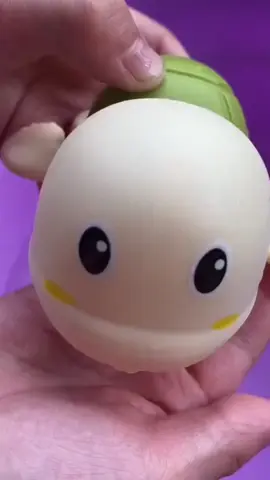 Bộ đồ chơi rùa tắm là một bộ đồ chơi tuyệt vời dành cho bé yêu trong lúc tắm. Được thiết kế đáng yêu với hình dạng những chú rùa ngộ nghĩnh, bộ đồ chơi giúp bé vui chơi thỏa thích trong nước, từ đó tạo cảm giác thích thú và giúp bé quên đi cảm giác sợ nước. #sieuthichobe #tienich #tienichcuocsong #chamsocbeyeu #dochoichobe 