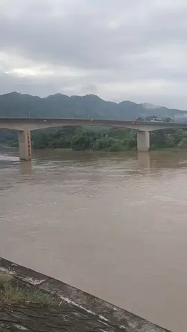 Man mát chiều muông nơi  dòng sông Nam xanh vời vợi sương  răng mờ chân trời  mây lằm trên đỉnh non xanh....