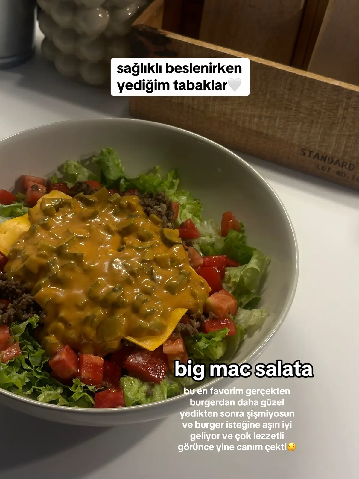 Her şeyi tek tabakta yemeyi ve böyle porsiyonumu kontrol etmeyi sevdiğim için gözüme de hitap eden tabaklar hazırlamaya bayılıyorum. Sağlıklı beslenirken size de hazırladığım sağlıklı tabakları fikir olsun diye atayım diyorum😍🫠 #sağlıklıbeslenme #sağlıklıyaşam #kahvaltıtarifleri #akşamyemeği #sağlıklıtarifler #sağlıklıyaşıyoruz #healthylifestyle #healthyrecipes #keşfet #keşfetteyizzz #keşfetbeniöneçıkar 