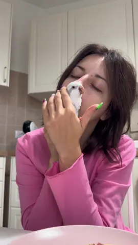 Risposta a @Lucalu000 ANDIAMO A RIFARE LE UNGHIETTE PER HALLOWEEN 🎃 Volete vedere il risultato finale?