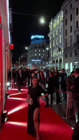 In occasione del festival del cinema di Roma, vi porto con me ad un evento super speciale🎞️🍿 #laragazzadiviacondotti  #festivaldelcinema #party 