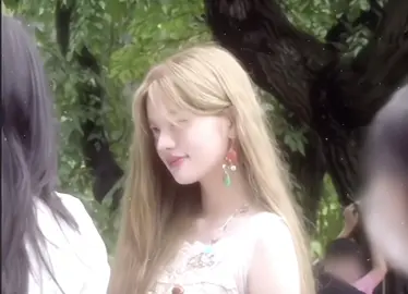 “giải ngân hà rộng lớn ngay trước mắt, hà cớ gì ôm mãi một vì sao?” #wonjuz #wonju #wonhee #minju #illit 