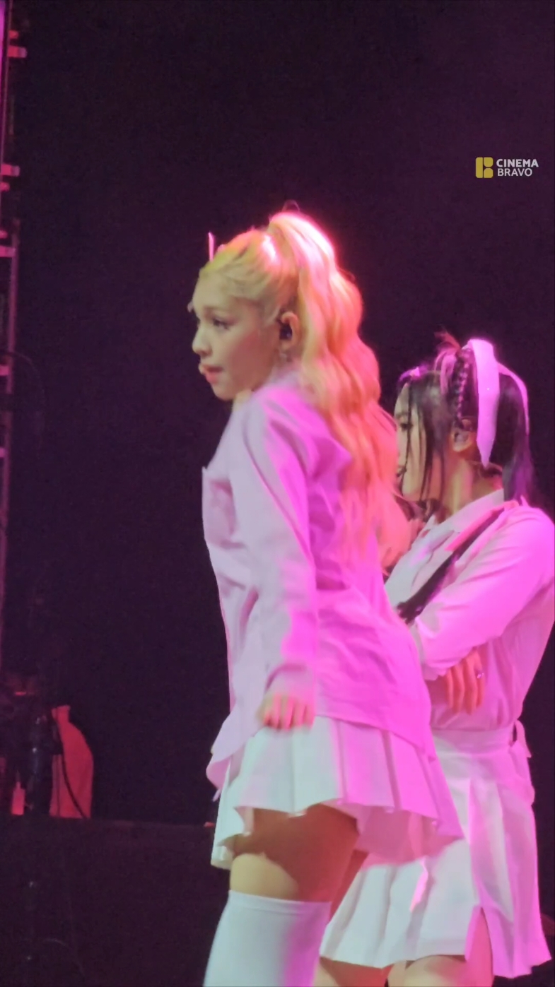 PANTROPIKO K-POP VERSION 🇵🇭🇰🇷 WATCH: K-pop girl group UNIS performs their cover of the Filipino hit song #Pantropiko (by our nation’s girl group #BINI) during their first-ever fancon in the Philippines. #UNIS #UNISINCURIOUSLAND #unisincuriouslandmanila 