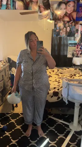 Yes i am still pumping…. Moo 🐮 #momtok #pumpingmom #OutfitChange 