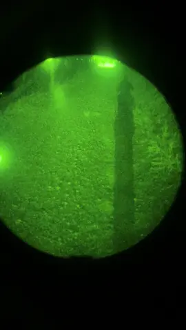 อาจจะเห้นว่ามันสว่าง...ถ้าไม่ใช่กล้องไนท์วิชั่นตรวจการกลางคืนมีหวังเสียเปรียบฝ่ายตรงข้ามแน่นอน ✌️✌️✌️ พร้อมรับมืออีกคืนครับ💣🥷🏻🫡#ทหารรับจ้างชายแดนใต้🇹🇭🥷 #หน่วยเก็บกู้วัตถุระเบิด #สถานการชายแดนใต้ 