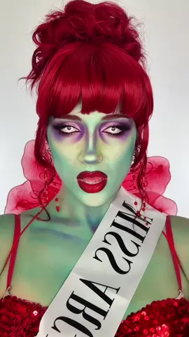 Miss Argentina ❤️🪲 I’ve wanted to do this character for sooo long #beetlejuice 