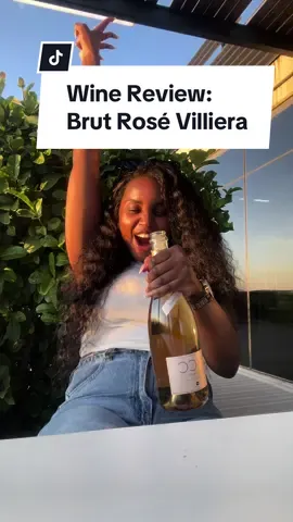 Brut Rosé MCC from Villeria farm that can be found @Woolworths SA  #Winereview #BrutRose #Villiera #fypppppppppppppp 