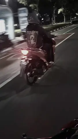 Cape maen motor , tapi kalo ada problem larinya ke motor 🙏🏻😭 #vario #sad #CapCut #fyp 