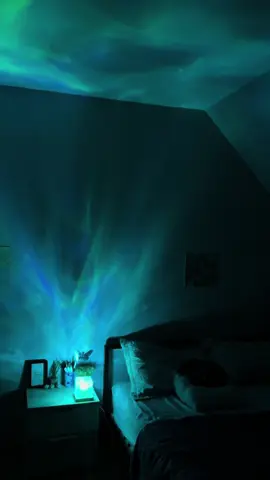 Mon réconfort chaque soir ✨ #lampe #roomdecor #RoomTour #ocean #waves 