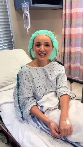 Update- she did in fact play hot to go 🤍🎶🍒 #breastreconstruction #surgeryday #mastectomyreconstruction #surgeryvlog #trending #plasticsurgery #BreastCancerAwareness  #chappellroan #hottogo @chappell roan 