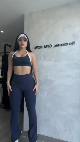 MOTIVACION EN CADA PRENDA 🏋️‍♀️💪🏻¿ESTÁN LISTAS?  Te traigo 3 Outfits AZUL NAVY 💙💙💙🫶🏻