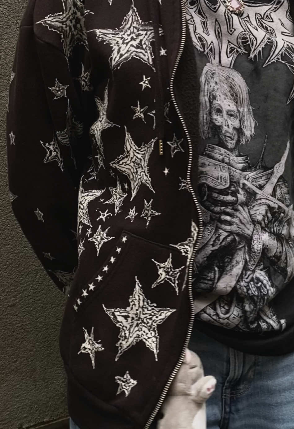 painted some silly stars on my zip up sweater— #customclothing #inspo #handmade #DIY #fabricpaint #alteration #customized  diy #fit 
