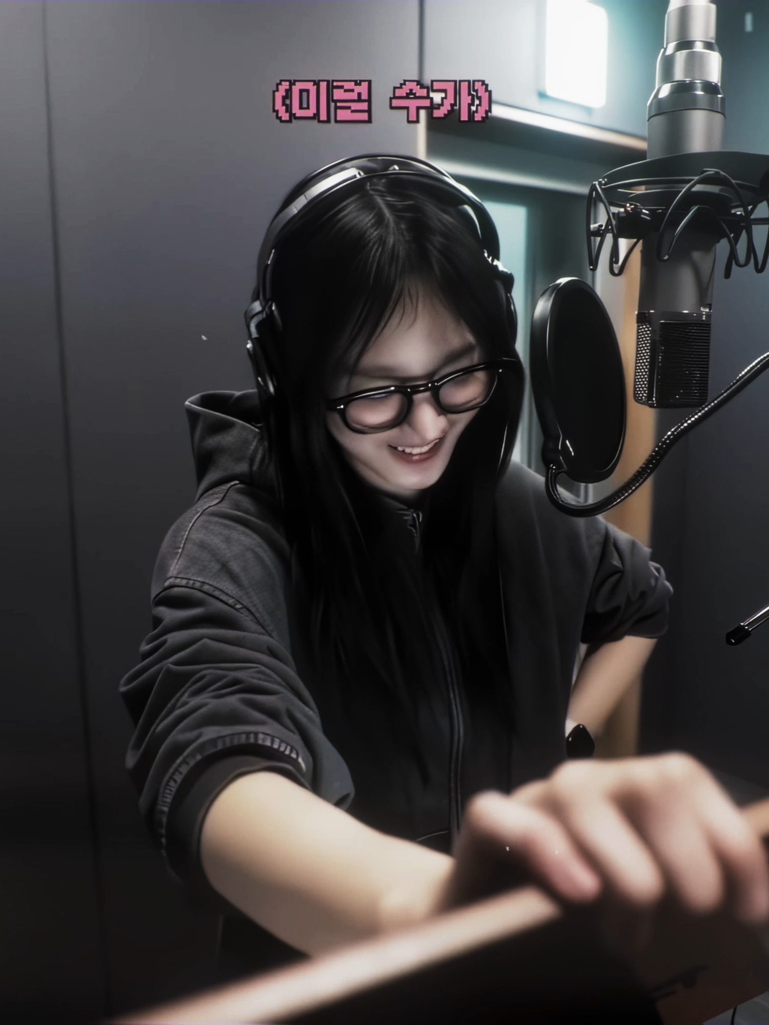 #MINJI i will NEVER get over her in the recording studio #aftereffects #kpop #edit #orginal #fy #viral #newjeansedit #kpopedit #peachpham #newjeans #hannipham #minjinewjeans #howsweet #newjeans_eta #eta #supernatural #transition #kimminji