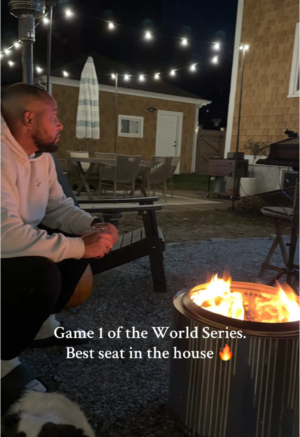 I could sit out here all night long. Perfect fall weather to watch the game outside ♥️  #patio #patiomakeover #WorldSeries #patiodecor #patiodesign #outdoorlife 